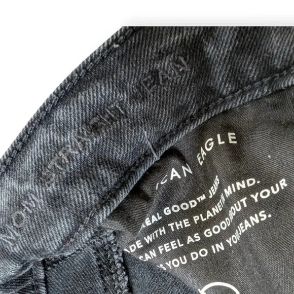 American Eagle Mom Straight Leg Denim Jeans Gray Distressed 6 Short - Picture 4 of 7